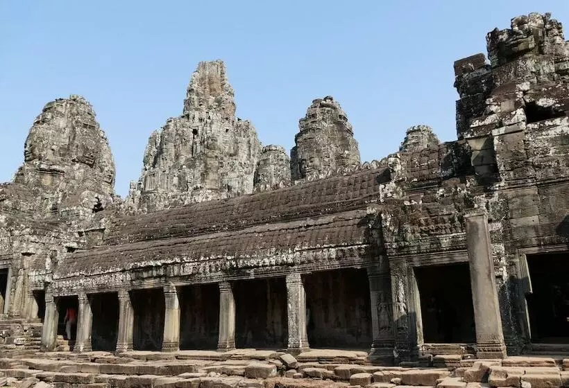 هتل Golden Temple Residence