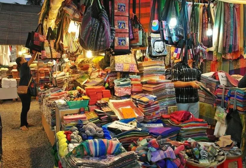 هتل Golden Temple Residence