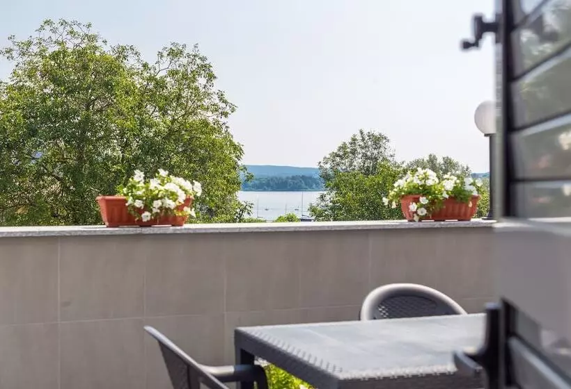 ホテル Italia Dormelletto