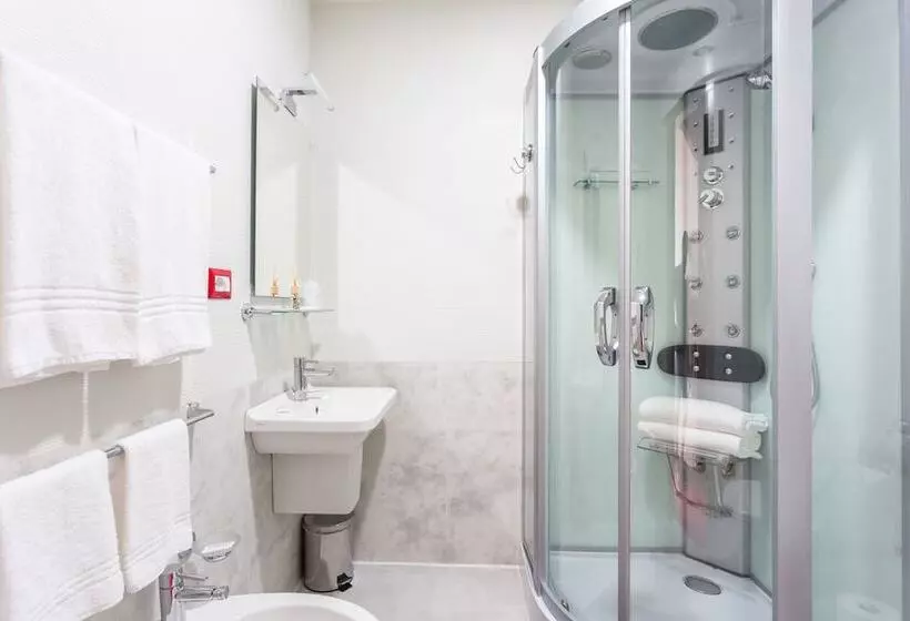 ホテル Italia Dormelletto