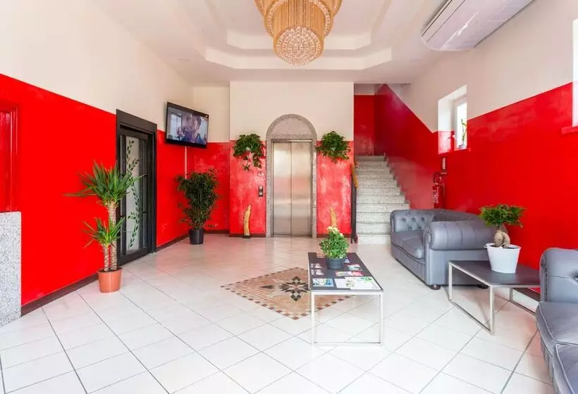 ホテル Italia Dormelletto