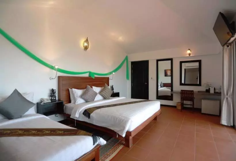 هتل Kiri Residence