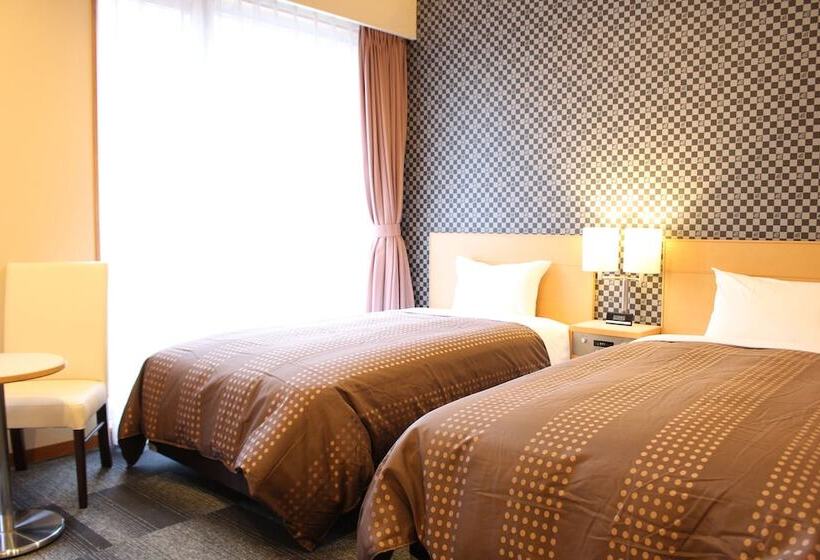 בית מלון כפרי Livemax Budget Chibamihama