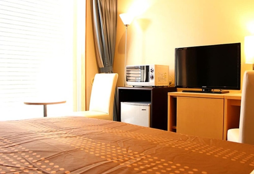 בית מלון כפרי Livemax Budget Chibamihama