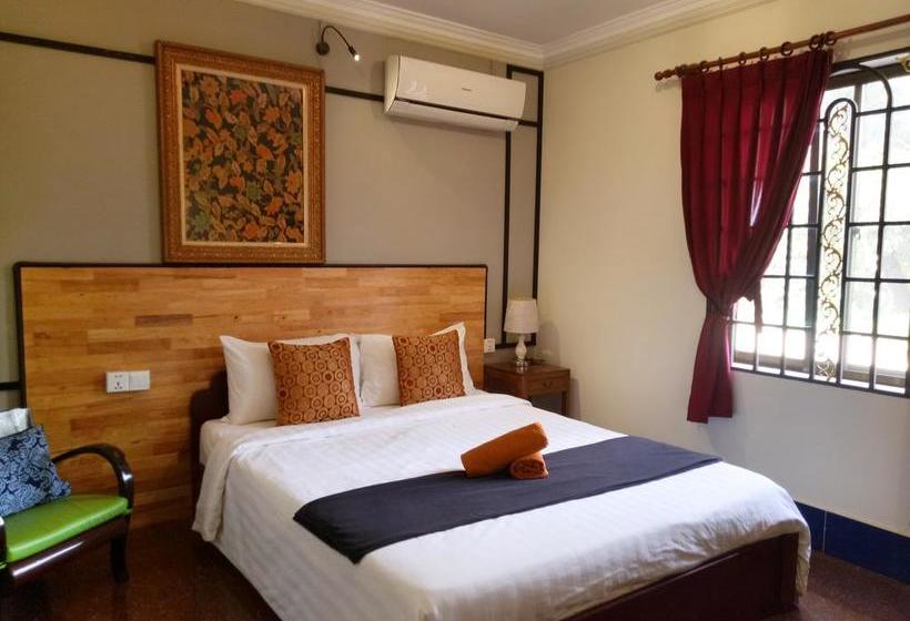 بنسيون The Cashew Nut Guesthouse