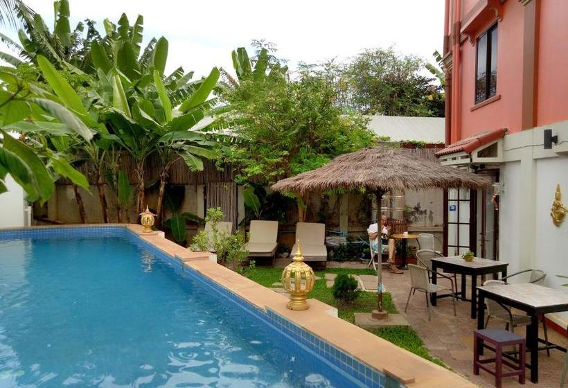 بنسيون The Cashew Nut Guesthouse