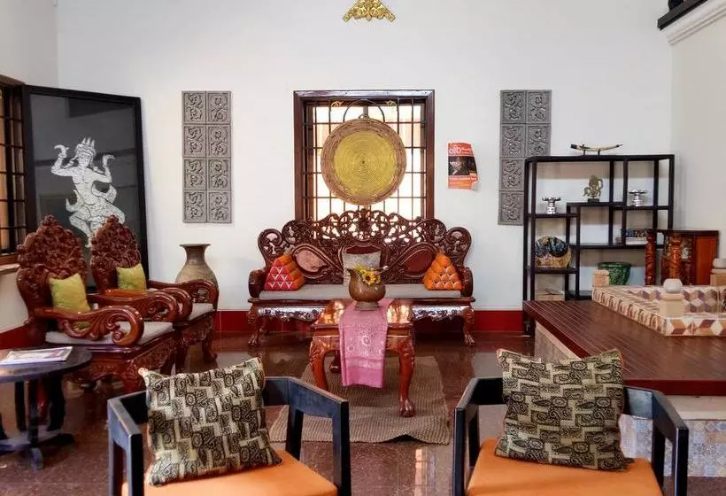 بنسيون The Cashew Nut Guesthouse