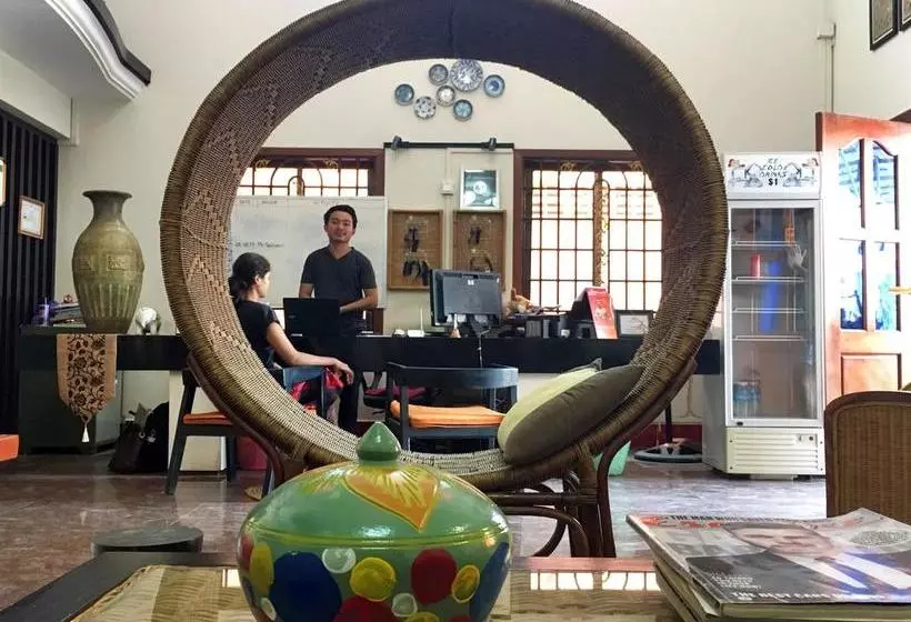 بنسيون The Cashew Nut Guesthouse