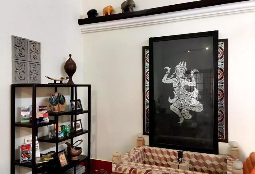 بنسيون The Cashew Nut Guesthouse