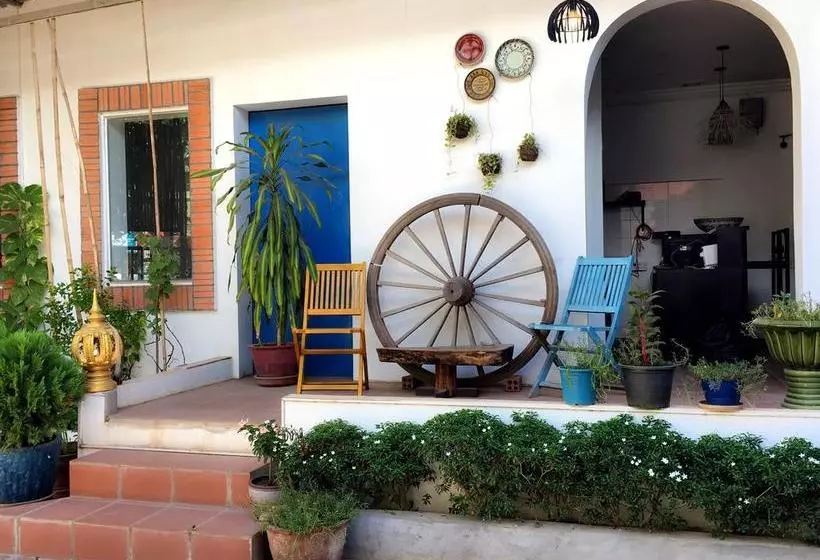 بنسيون The Cashew Nut Guesthouse