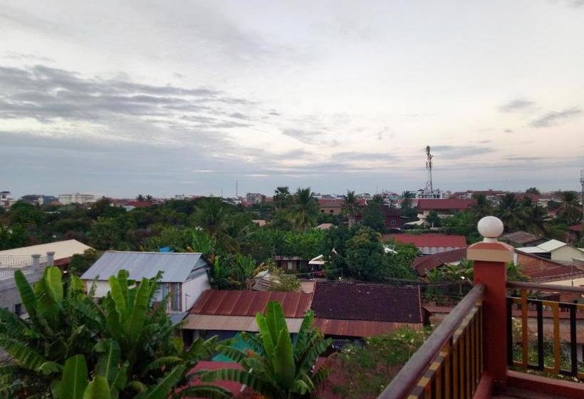 بنسيون The Cashew Nut Guesthouse