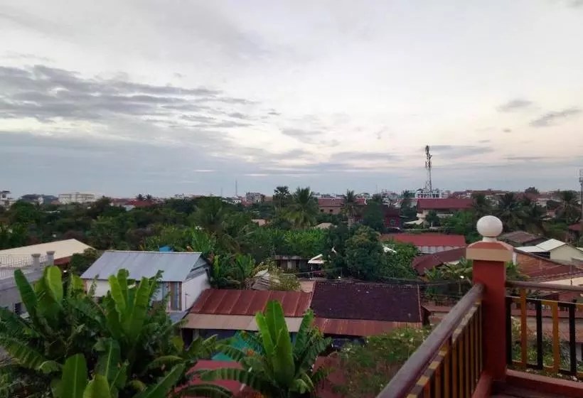 بنسيون The Cashew Nut Guesthouse