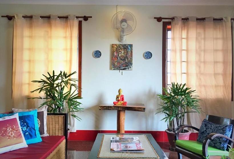 بنسيون The Cashew Nut Guesthouse