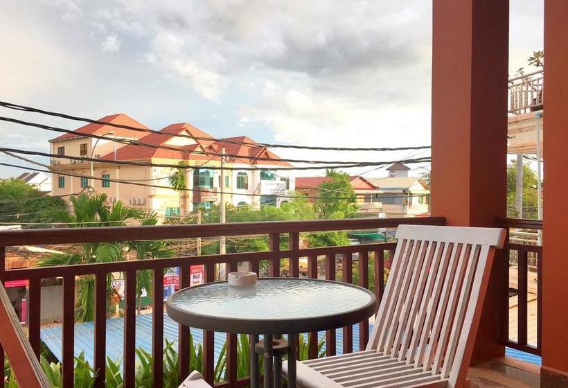 بنسيون The Cashew Nut Guesthouse