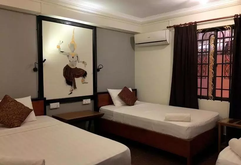 بنسيون The Cashew Nut Guesthouse