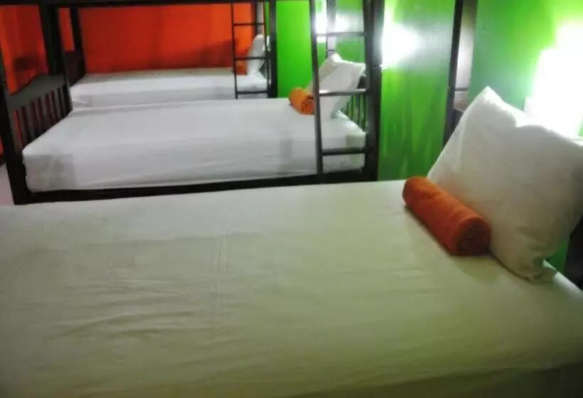 Silla Patong Hostel