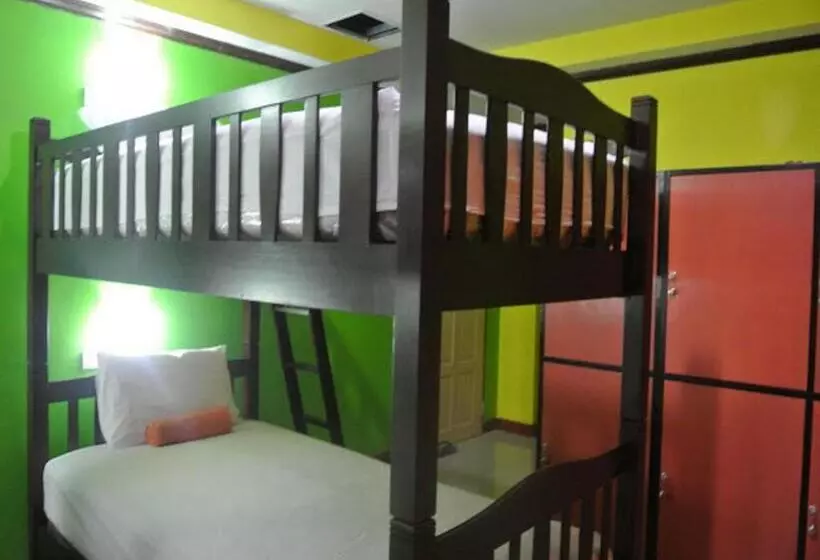 Silla Patong Hostel