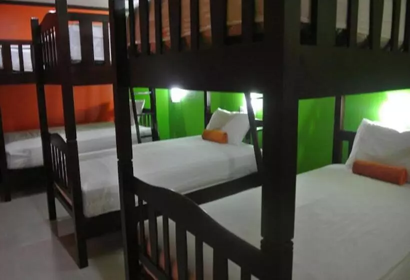 Silla Patong Hostel