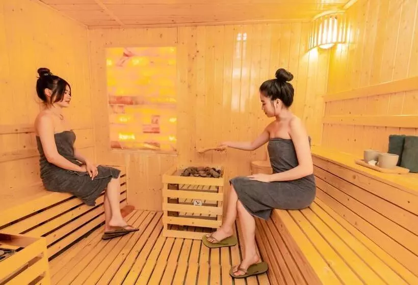 هتل Hue Serene Palace