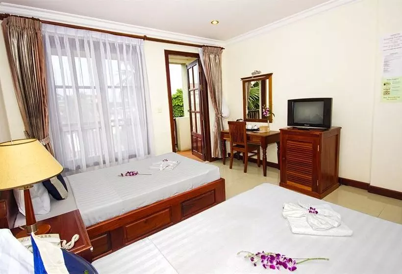 هتل Shadow Angkor Villa