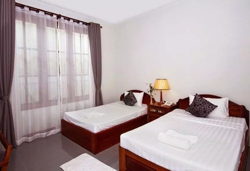 هتل Shadow Angkor Villa