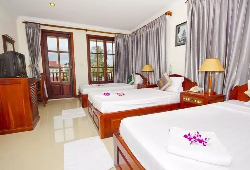 هتل Shadow Angkor Villa