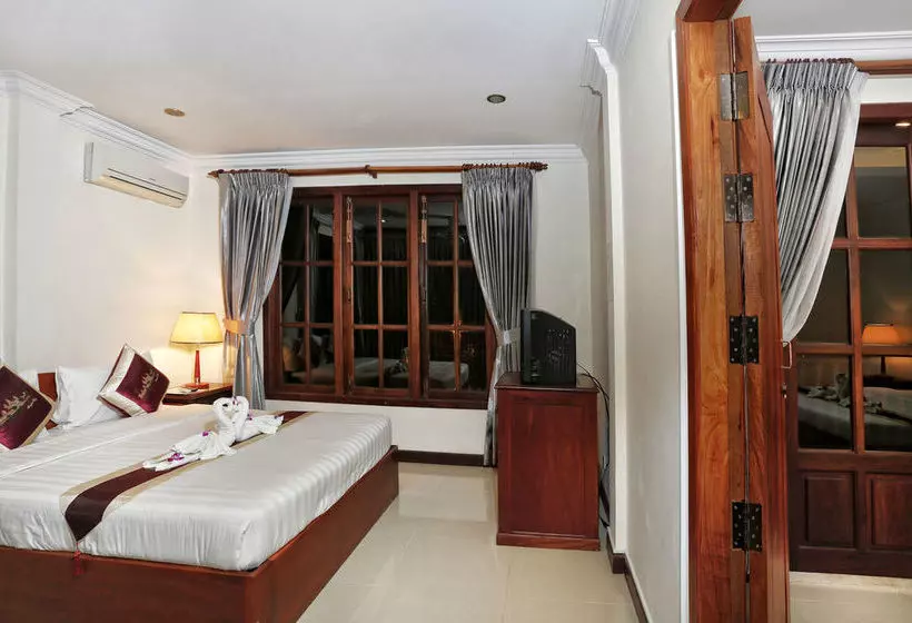 هتل Shadow Angkor Villa