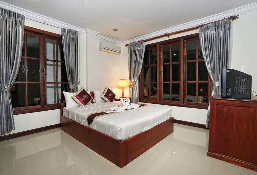 هتل Shadow Angkor Villa