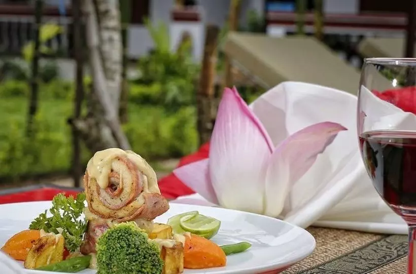 هتل Shadow Angkor Villa