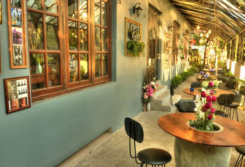 هتل Shadow Angkor Villa