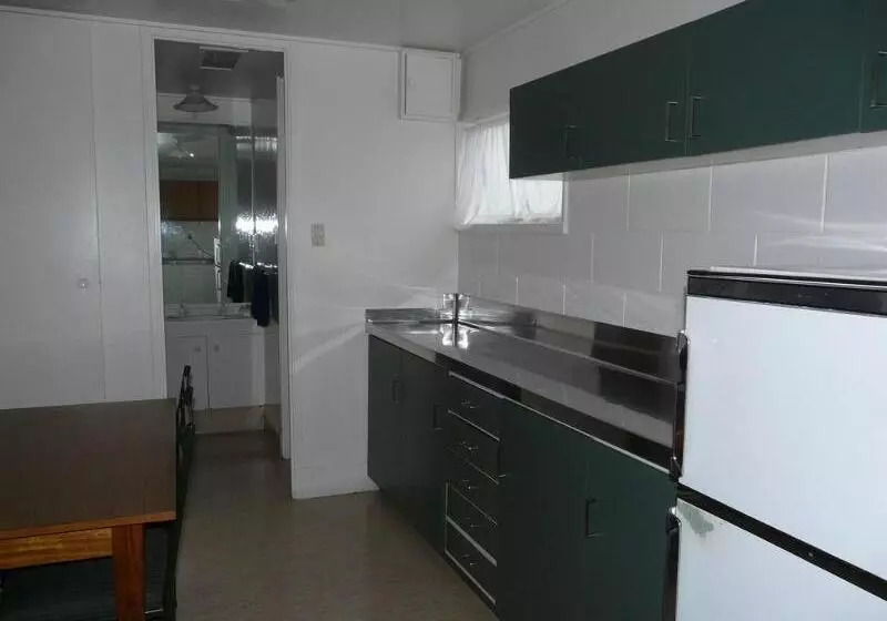 مُتل Alpha Motor Inn