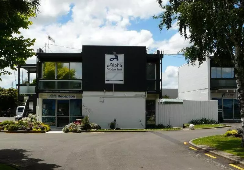 مُتل Alpha Motor Inn