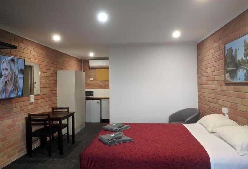 汽车旅馆  Travellers Inn Kaniva