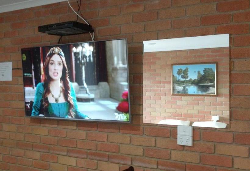 汽车旅馆  Travellers Inn Kaniva