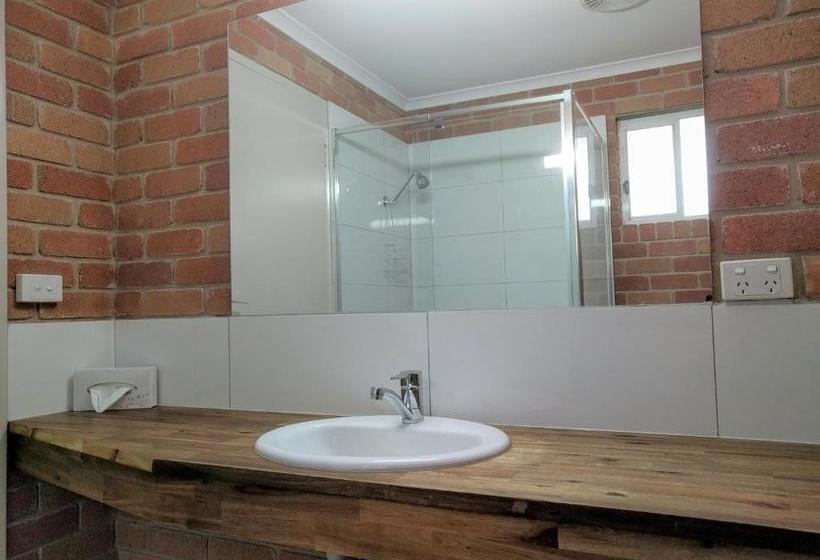 汽车旅馆  Travellers Inn Kaniva