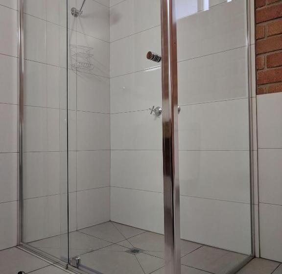 汽车旅馆  Travellers Inn Kaniva