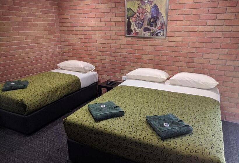 汽车旅馆  Travellers Inn Kaniva