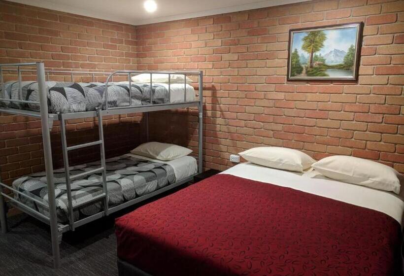 汽车旅馆  Travellers Inn Kaniva