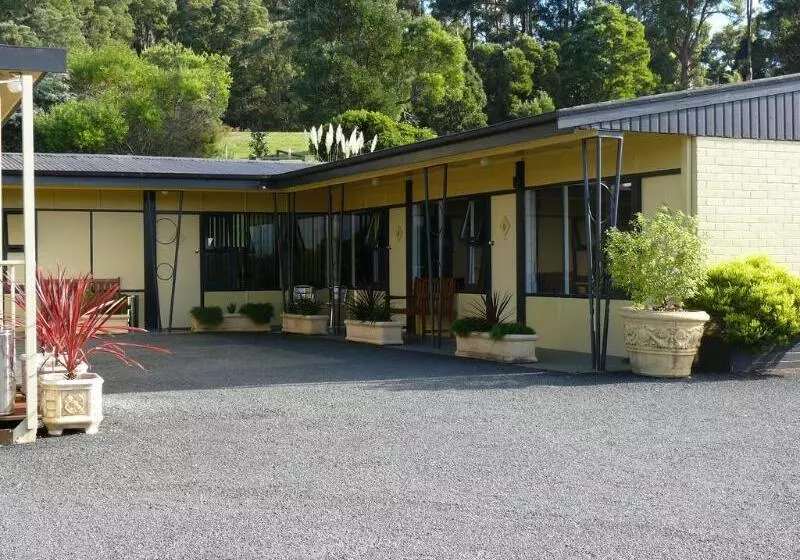 Tamar Cove Motel