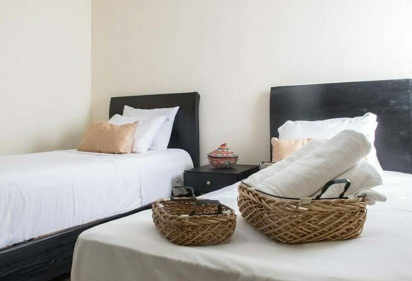 Bed and Breakfast Hostel Only 4 You