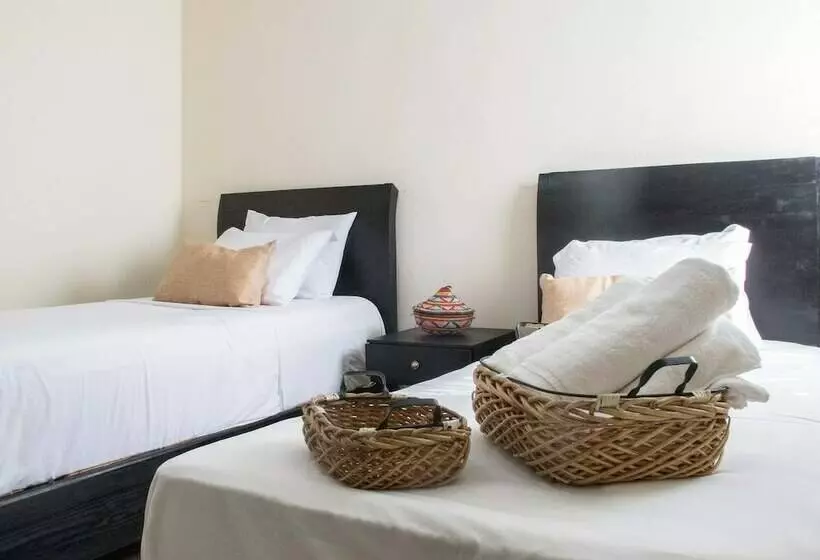 민박 Hostel Only 4 You