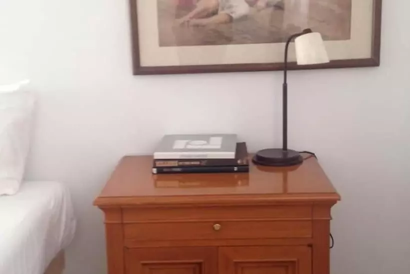 민박 Hostel Only 4 You