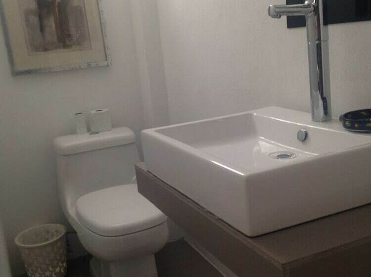 Bed and Breakfast Hostel Only 4 You