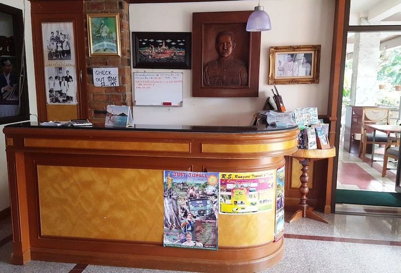 فندق صغير Coconut House Resort