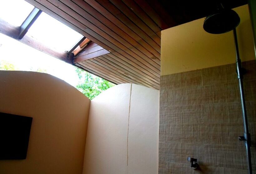 فندق Baan Tropicana