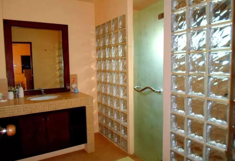 هتل Baan Tropicana