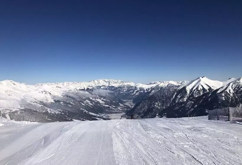 هتل Bad Hofgastein The Storks Adults Only Ski Opening 29 November