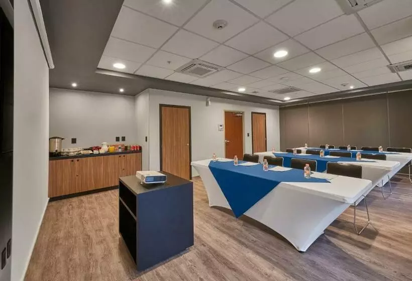 Hotelli City Express Plus By Marriott Ciudad De México Periférico Sur Tlalpan