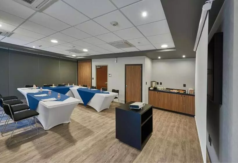 Hotelli City Express Plus By Marriott Ciudad De México Periférico Sur Tlalpan