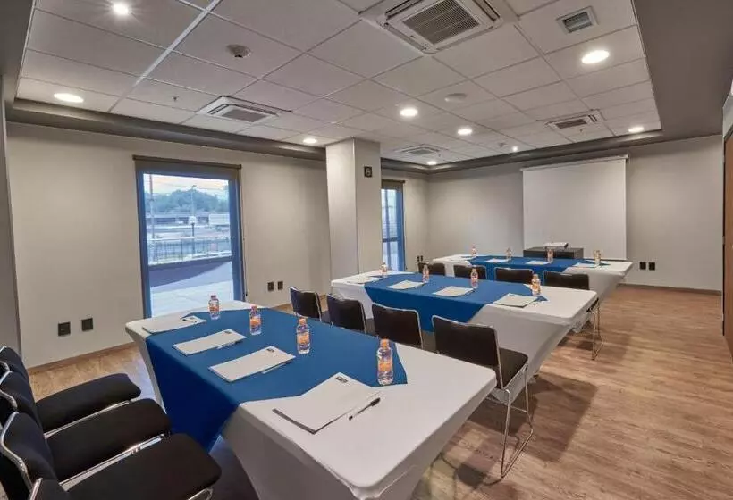 Hotelli City Express Plus By Marriott Ciudad De México Periférico Sur Tlalpan